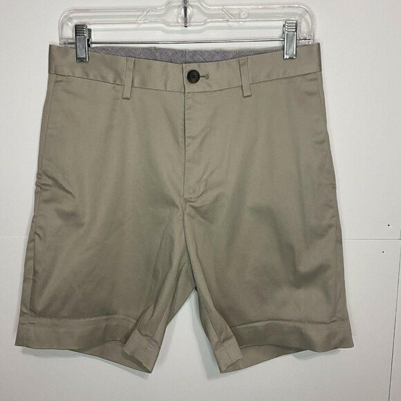 NWOT “BUTTONED DOWN” Khaki Shorts Men's Sz 28 Slim Fit Flat Front - Picture 1 of 4